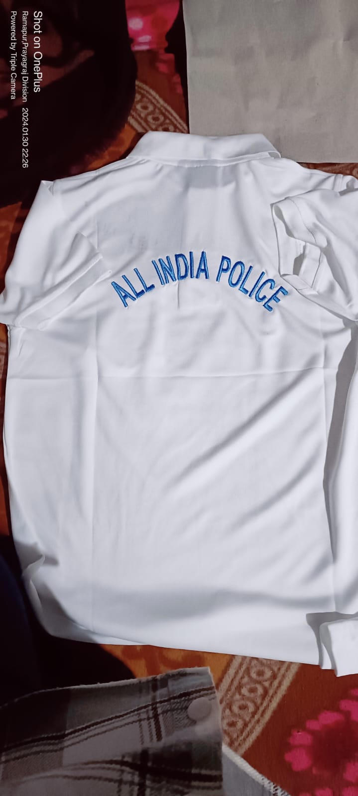 WHITE T SHIRT