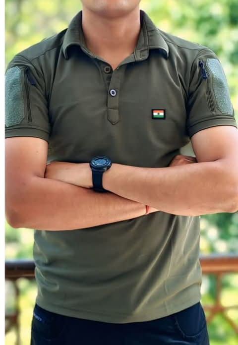 OLIVE OR GREEN T SHIRT