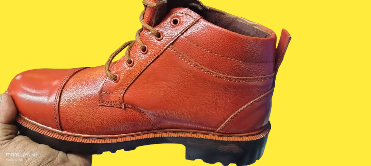 RED SHOE